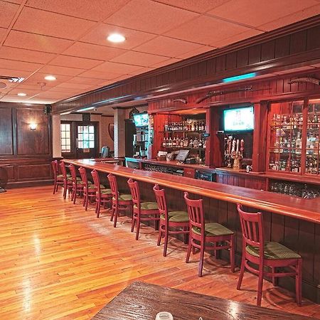 The Inn At Reading Hotel & Conference Center Экстерьер фото