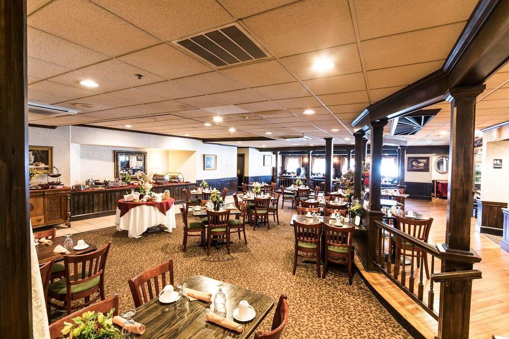The Inn At Reading Hotel & Conference Center Экстерьер фото