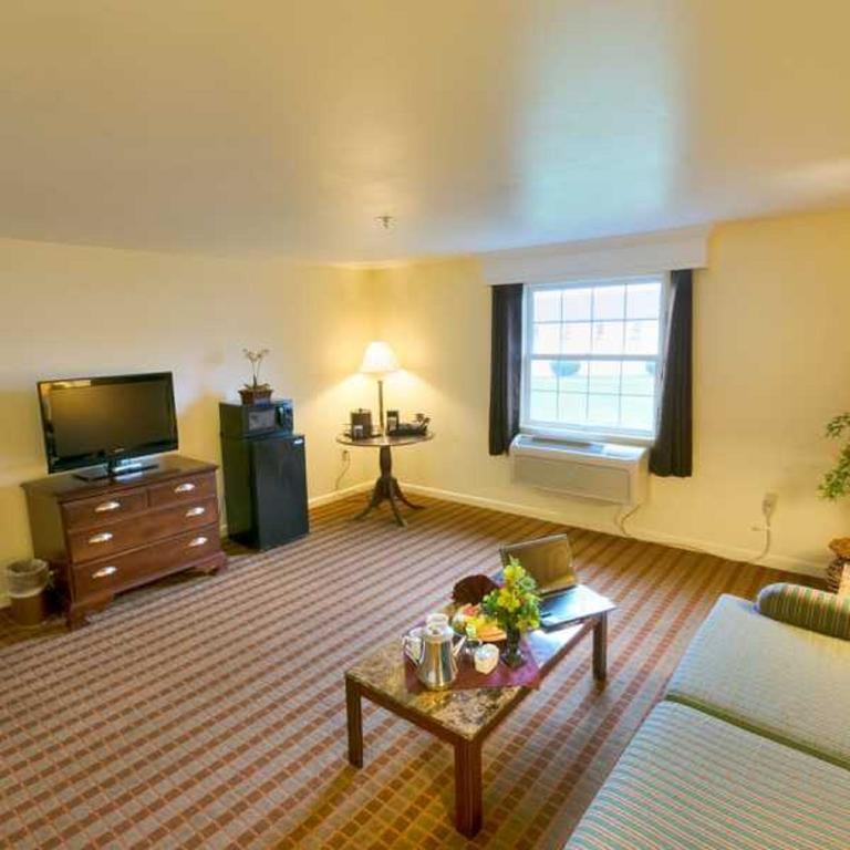 The Inn At Reading Hotel & Conference Center Экстерьер фото
