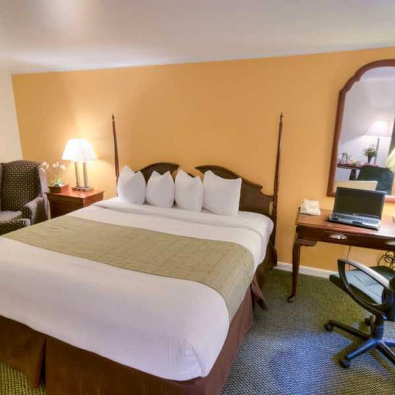 The Inn At Reading Hotel & Conference Center Экстерьер фото
