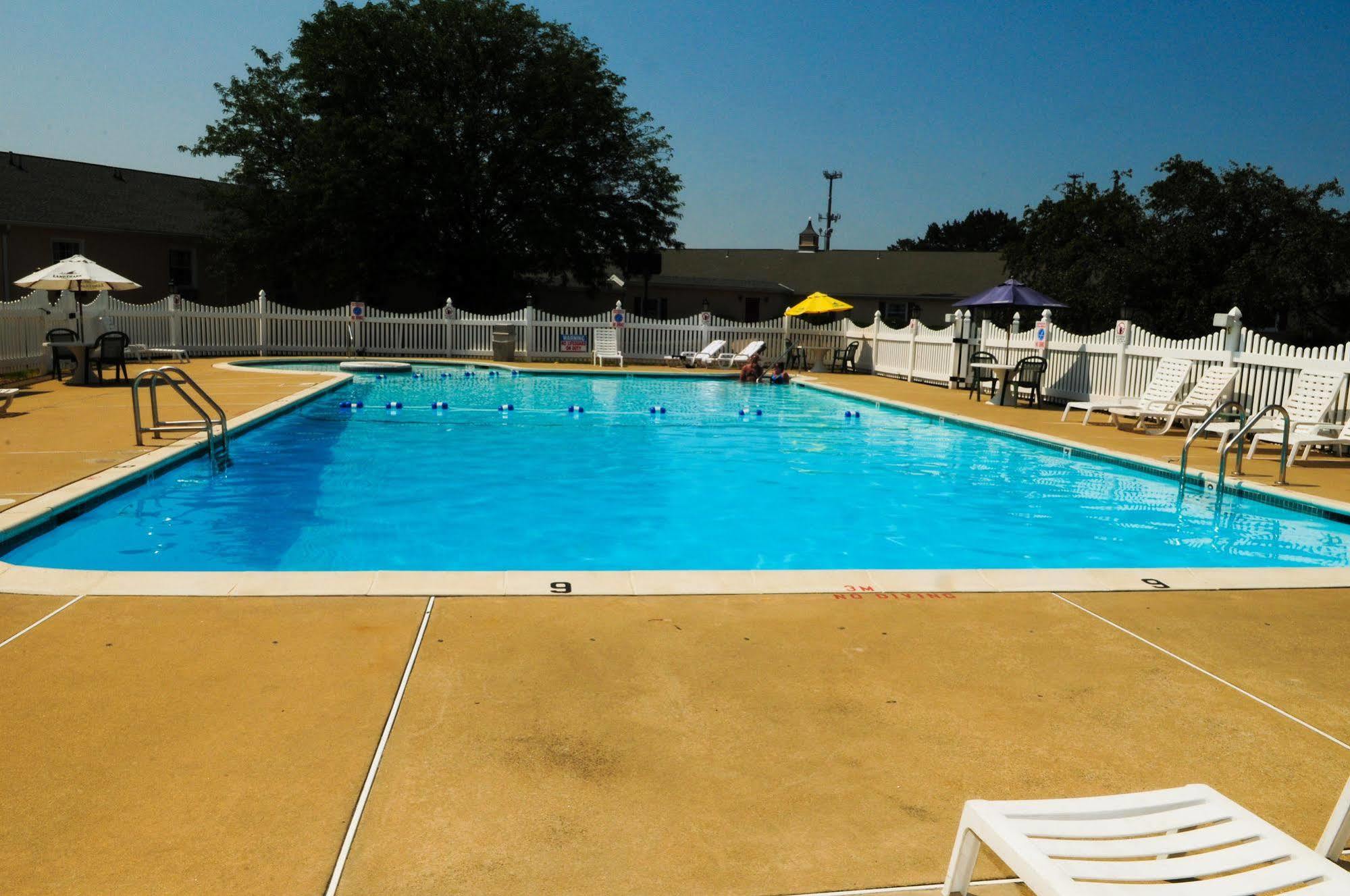 The Inn At Reading Hotel & Conference Center Экстерьер фото